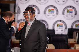 Mpofu's opinion, which news24 has seen, comes after four other documents emerged which have conflicted in their opinion on the matter. Dali Mpofu To Be Investigated Over Shut Up Comments Tweet General Council Of The Bar News24