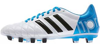 Since that time, he has continued to prosper, although he has had a few injury setbacks along the way. Toni Kroos Football Boots