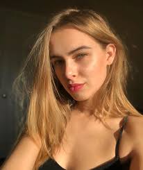 Amber Vos's Instagram, Twitter & Facebook