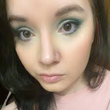 Amanda Papp's Instagram, Twitter & Facebook