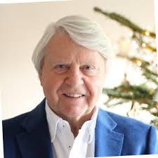 Vandaag ben ik begonnen als docent straf- en strafprocesrecht aan de UvA.  Dankbaar en trots werd ik opgenomen in de kring van voortreffelijke  collega's van de vakgroep om de studenten te laten