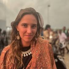 Taylor Bratton's Instagram, Twitter & Facebook