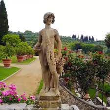 Hoch über dem tal der dordogne thronen die hängenden gärten von marqueyssac. Jean Philippe Teyssier S Magic Gardens Floratube Org Horti Video Channel