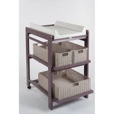 Table à langer quax confort, très pratique avec ses roulettes pour la déplacer facilement. Table A Langer Quax Comfort Avec Etageres Extractibles Quax Superbaby