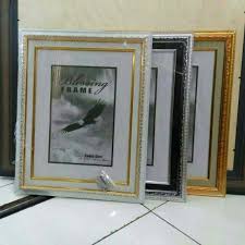 Ada beragam ukuran bingkai foto yang dapat disesuaikan dengan foto, mulai 3r, 4r, 5r, 6r, 8r, 10r, 12r, 16r, hingga 20r. Bingkai Frame Foto 16r 40x50cm Shopee Indonesia