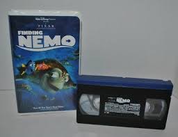 Walt disney pictures presents a pixar studio film ~~ finding nemo ~~ vhs in clamshell case. Finding Nemo Vhs 2003 786936215601 Ebay