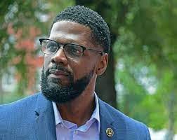 Chris Shorter's Instagram, Twitter & Facebook