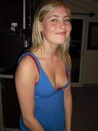 Amateur downblouse