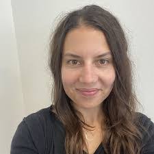 Kellie Draper's Instagram, Twitter & Facebook