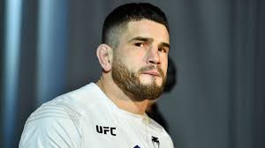 Sean Brady tror att Gilbert Burns hade slagit Khamzat Chimaev om det hade  varit två ronder till, och han förväntar sig att Kamaru Usman kommer att  "rida iväg mot solnedgången" efter en