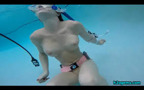 Nude Scuba Dive - EPORNER