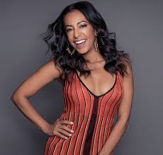 Lorena louisy é uma celebridade da internet e tv brasileira, teve duas passagens na rede record de televisão, nos programas a fazenda e power couple brasil. Samantha Schmutz Fala Sobre Conciliar Carreira De Humorista E Cantora E Declara Seu Amor A Musica Nasci Para Os Palcos Estrelando