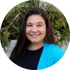 Lisa Weitz's Instagram, Twitter & Facebook