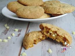 L Association Praline Et Chocolat Blanc Est Exquise Dans Ces Cookies Revisites Cake Moelleux Gateau Moelleux Biscuits