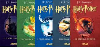 Este cea mai lungă carte din întreaga serie, și a apărut pe 21 iunie 2003. New Romanian Translations Potterglot