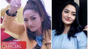 Apakah anda melihat top 10 sekarang lagu emang cantik siti badriah hasil di web. Gegara Lagu Lagi Syantik Siti Badriah Banjir Uang Dari Youtube Jumlahnya Bikin Menganga Tribun Timur