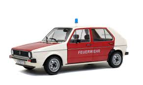 1 die feuerwehr alarmieren / rufen/verständigen, die feuerwehr rückt an / löscht. Volkswagen Golf L Feuerwehr Solido