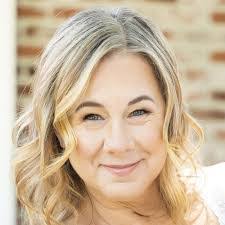 Linda Engelman's Instagram, Twitter & Facebook