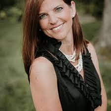 Amanda Pacetti's Instagram, Twitter & Facebook