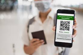 Le passeport sanitaire européen, qui fait toujours l'objet de négociations politiques au sein de l'ue, a commencé lundi une phase de tests qui doit lui permettre d'être opérationnel techniquement en juin. Covid 19 Qu Est Ce Que Le Pass Sanitaire Evoque Par Emmanuel Macron