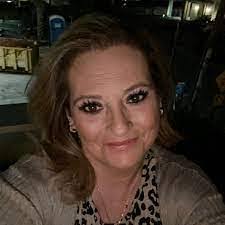 Tracy Delk's Instagram, Twitter & Facebook