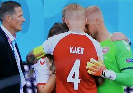Il centrocampista della danimarca nei minuti finali del primo tempo de match degli. Eriksen Perde I Sensi In Campo Danimarca Finlandia Sospesa Paura Agli Europei