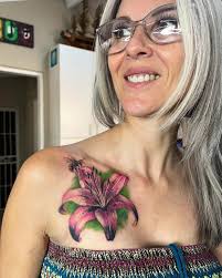 My good old client and friend Sam Sequeira came in for an awesome session  to do a chest tattoo that's super meaningful for her. It's actually a cover  up and it's slipped