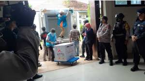 Dibawah ini telah kami sajikan informasi lowongan kerja lulusan sma smk d3 s1 s2 semua . 18 Ribu Vial Vaksin Covid Tiba Di Sulsel Plt Gubernur Vaksinasi Lanjutan Segera Dilaksanakan Thenewsulsel Com