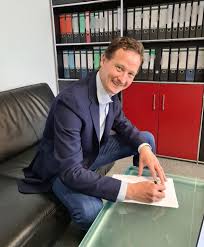 Neben ueber 1000 laeden in verschiedenen laendern bietet der onlineshop von daenisches bettenlager eine grosse auswahl verschiedenster produkte. Peter Lind Den Haag Hamburg Flensburg Und Umgebung Linkedin