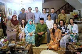Kpmj holdings sdn bhd pada asal penubuhannya adalah syarikat subsidiari milik penuh kayu utama sdn bhd (kusb) yang dimiliki sepenuhnya oleh kpmnj. Kts Group Of Companies Embarks On Second Day Of Raya Visits