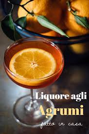 Il liquore agli agrumi sprigiona un profumo di zagara e di odori siciliani; Liquore Fatto In Casa Al Pomelo Agrumi