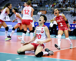 Karakurt started her volleyball career at dsi̇ spor in balıkesir. Dunya Sampiyonu Vakifbank In Yildizlari Kelsey Robinson Ve Ebrar Karakurt Sozcu Skor A Ozel Aciklamalarda Bulundu Spor Haberleri