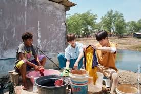 There is 'bantal gebang', a garbage dump town about an hour's drive from jakarta, . Jeno Dan Jaemin Nct Dream Jadi Pemulung Di Bantargebang Demi Slamet Pudori