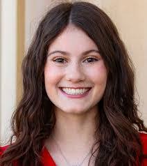 Robyn Fisher's Instagram, Twitter & Facebook