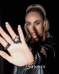 Ava Lehman's Instagram, Twitter & Facebook