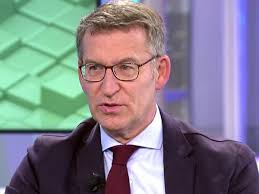 Alberto Núñez Feijóo confiesa su problema con el inglés: "Tengo que  estudiarlo"