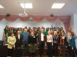 Cu acelasi prilej, au fost inmanate diplomele si premiile elevilor participant la festivalul de film documentar lumina verde, organizat de. Centrul Carpato Danubian De Geoecologie InstituÈ›ia Prefectului