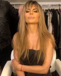 Pin By Celeste Sullivan On Hair Styles In 2020 Hair Styles Lisa Rinna Long Hair Styles