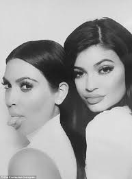 Black And White Photo Booth Kardashians Pin On Pipa S Pics