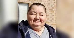 Shelly Lenz's Instagram, Twitter & Facebook