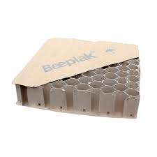 Sa structure alvéolaire, composée de nombreux coussins d'air permet d'empêcher la propagation d'ondes de chocs lors du transport. Panneau De Carton Alveolaire Beeplak System Pour Coffrage De Dalle Moncoffrage