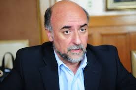 MIERES DEFENDIO EL...