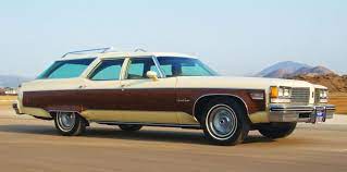 The strong v8 and automatic transmission runs and shifts as new! Clash Of The Titans 1976 Oldsmobile Custom Cruiser 1977 Station Wagon Oldsmobile Old Wagons