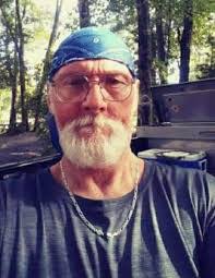 Lisa Hakes's Instagram, Twitter & Facebook