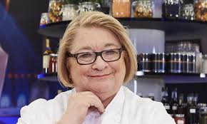 When there's a guest of honor. Only Idiots Take Wine To A Dinner Party Says Tv Etiquette Expert Daily Mail Online