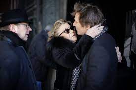 En gros, après avoir passé quelques appels et envoyé. Dix Mois Apres La Mort De Son Fils Sheila Attaque En Justice Son Ancienne Belle Fille