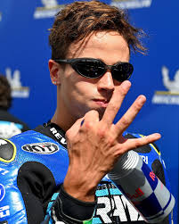 We are pleased to introduce you the new #TTCourse Native. #TTCourse the  sport touring helmet with captivating and extreme shapes, designed to  achieve the best performances without neglecting style and ergonomic. • #