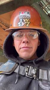 Ironworker things with a little @rezzalicious voiceover #unionironworker  #ironworking #hangingandbangin #dirtyhandscleanmoney #bluecollarboys #iw97