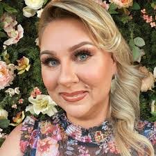 Carissa Daugherty's Instagram, Twitter & Facebook