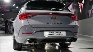 Are you ready to experience the cupra leon? Neuer Cupra Leon Kommt Als E Hybrid Phev Und Als Tsi Autogefuhl